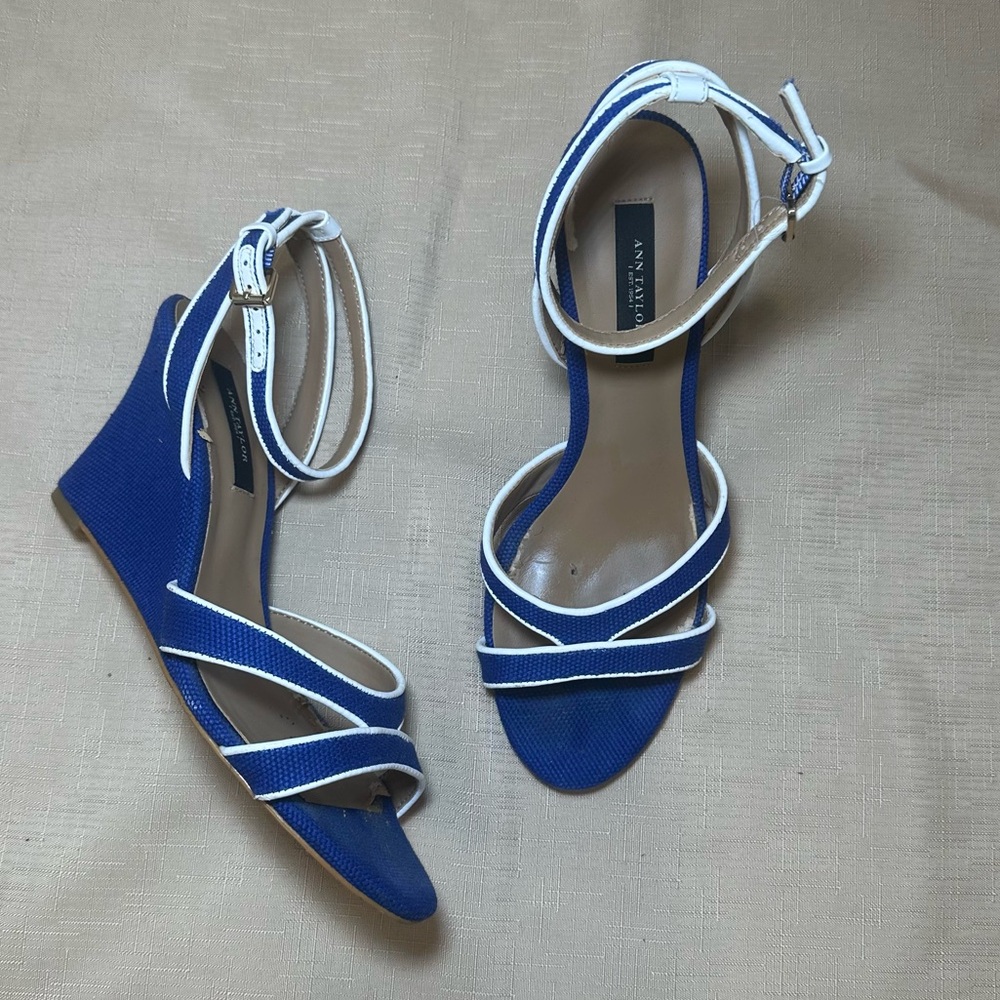 Ann Taylor Blue and White Wedge Sandals vintage